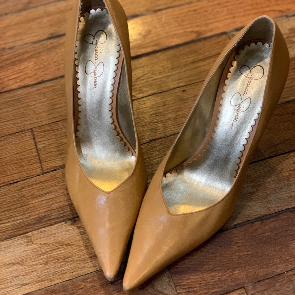 Jessica Simpson Stiletto pumps- Neutral color